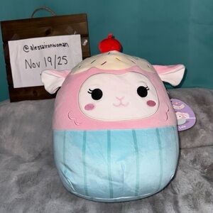 BNWT: 12” Lala (Cupcake) Squishmallow